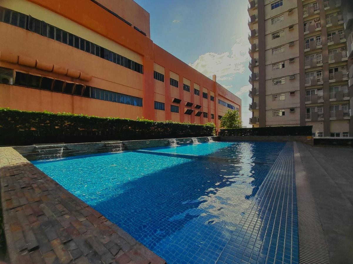Aparthotel Laureano Di Trevi Tower Manila Exteriér fotografie